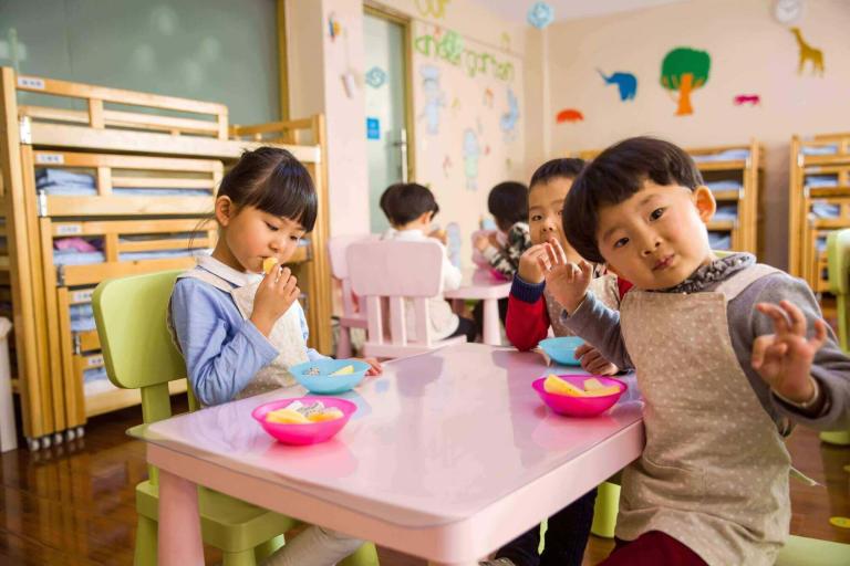 Children eating lunch in childcare setting